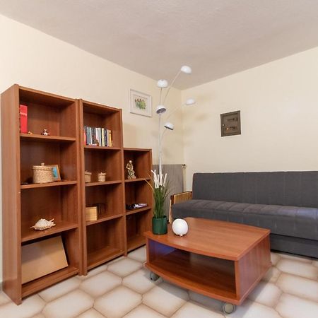 Pine Trees Apartment Preveza Luaran gambar