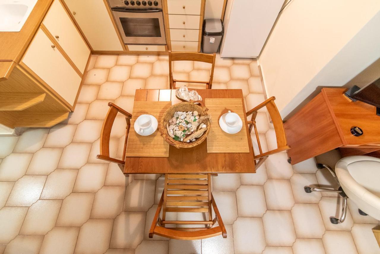 Pine Trees Apartment Preveza Luaran gambar