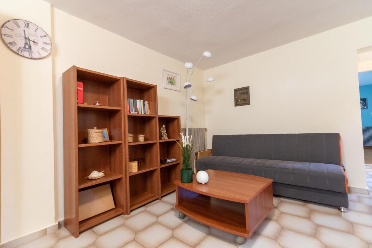 Pine Trees Apartment Preveza Luaran gambar